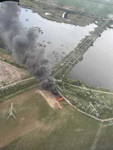 Galaţi: Incendiu la anvelope, în localitatea Şendreni/ S-a emis mesaj RO-Alert din cauza degajărilor mari de fum - FOTO, VIDEO
