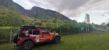 UPDATE Alba: Intervenţie a salvamontiştilor pentru recuperarea a trei turişti străini/ Aceştia au fost găsiţi şi vor fi coborâţi în siguranţă de pe munte
