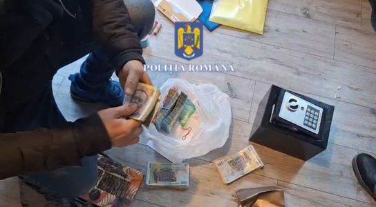 Prahova: Bărbat suspectat că a furat bunuri în valoare de 350.000 de lei din colete destinate clienţilor care comandau cu ridicare din puncte de ridicare tip easybox
