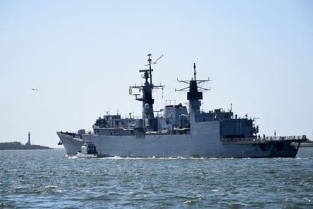 Un marinar din echipajul fregatei Regele Ferdinand, dispărut de la bord în timp ce nava era în misiune în Marea Mediterană / Operaţiunile de căutare-salvare sunt în desfăşurare / Bărbatul are 46 de ani şi este angajat în Forţele Navale din 2003