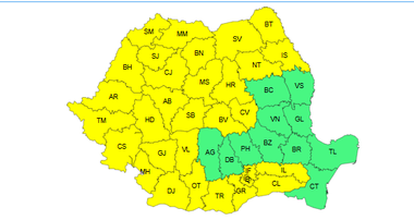 Valul de căldură se prelungeşte – Cea mai mare parte a ţării, sub cod galben de caniculă sâmbătă şi duminică / Vineri, cod portocaliu de furtuni, în Oltenia, nordul Moldovei şi local în Carpaţii Meridionali şi Orientali