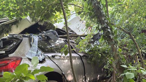 UPDATE - Tulcea: Un camion înmatriculat în Ucraina şi două autoturisme, implicate într-un accident/ Şoferul camionului a murit/ Un adult şi un copil, transportaţi la spital/ Traficul pe DN 22, blocat complet - FOTO, VIDEO