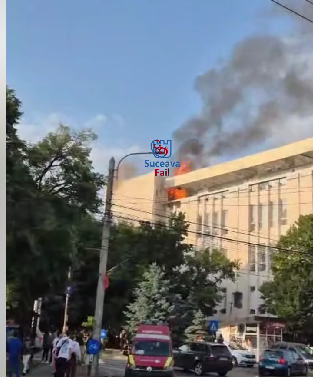 Incendiu la sauna din incinta unei săli de sport, situată la ultimul etaj al Complexului Comercial "Bucovina" din Suceava / 50 de persoane s-au autoevacuat - VIDEO