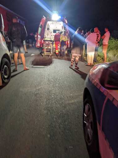 Accident rutier grav în judeţul Galaţi – Un băiat de 18 ani şi o tânără de 25 de ani au murit, după ce maşina în care se aflau a intrat într-un TIR parcat