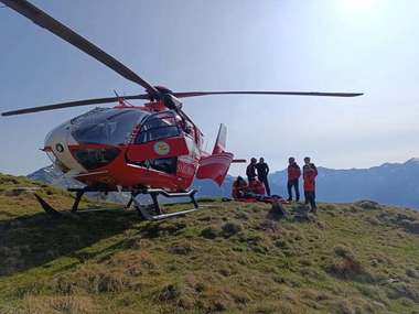 Sibiu: O turistă în vârstă de 63 de ani, accident în zona „Acele Cleopatrei”, sub Vârful Negoiu, după ce a alunecat pe zăpadă / Victima a suferit un traumatism cranian şi leziuni la membrele superioare / A fost evacuată cu elicopterul SMURD