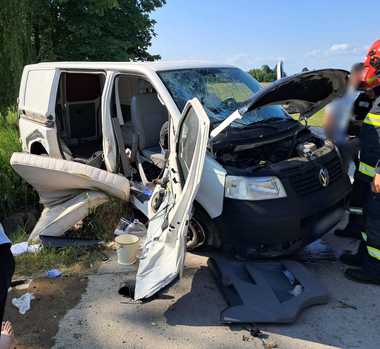 Suceava: Două accidente rutiere în care sunt implicaţi 9 minori, petrecute la distanţă de câteva minute în judeţul Suceava. 7 dintre copii sunt răniţi - FOTO