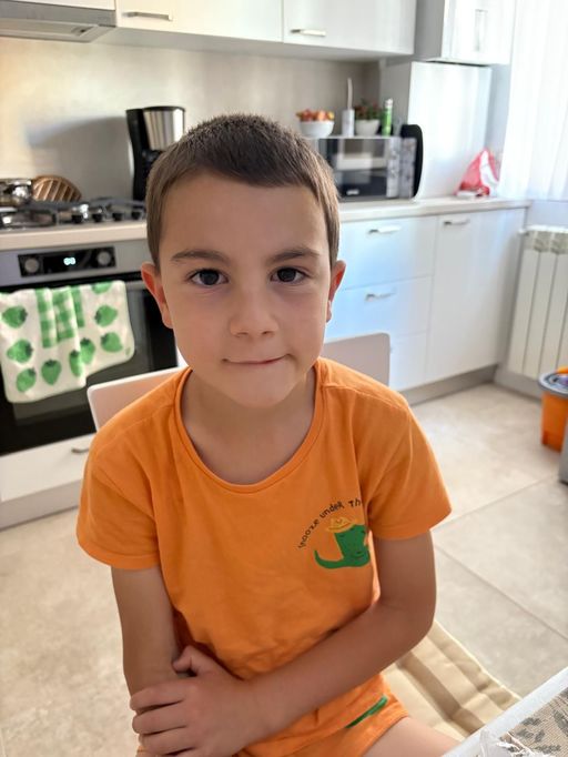 Alba - Băiatul de şapte ani dat dispărut de mama sa, care a afirmat că el ar fi fost luat de tată, a fost găsit la tatăl său, în Tărlungeni, judeţul Braşov