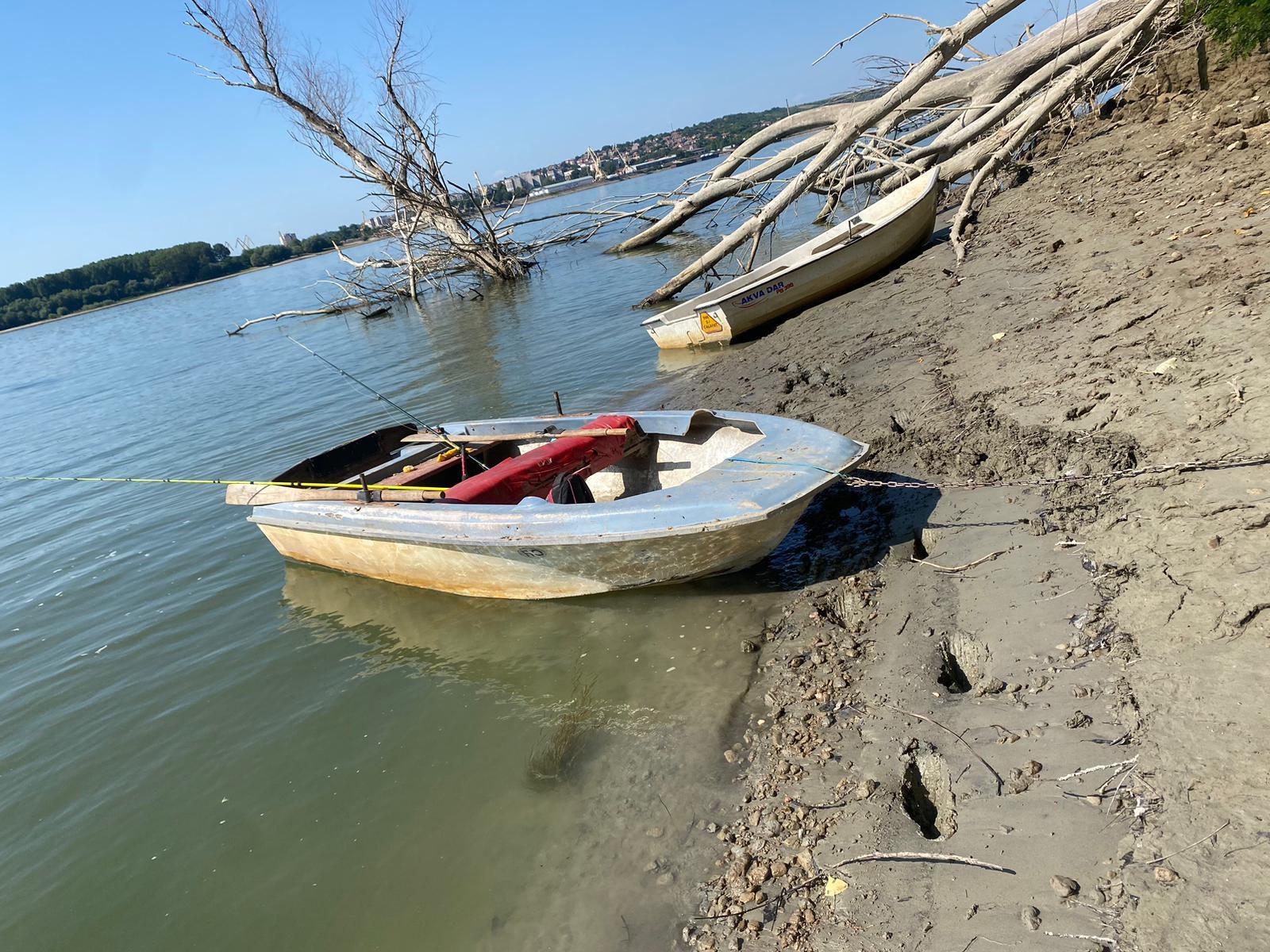 Dolj: Un bărbat aflat la pescuit pe Dunăre a murit după ce a căzut din barcă