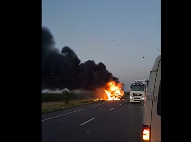 Ialomiţa - Accident urmat de incendiu, pe DN2, la Cotorca. Unul dintre şoferii celor două vehicule implicate a murit carbonizat - FOTO