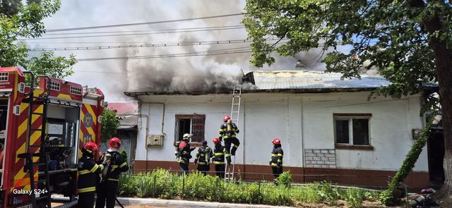Galaţi: Femeie de 83 de ani, moartă după ce un incendiu i-a cuprins locuinţa