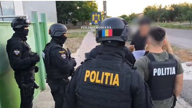 Timiş - 65 de percheziţii într-un dosar privind nerespectarea regimului armelor şi al muniţiilor - VIDEO
