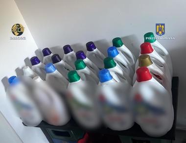 Peste 30 de percheziţii în şapte judeţe şi în Bucureşti la o grupare specializată în contrabandă / Aceasta este acuzată că vindea detergent cumpărat din Ucraina în cutii inscripţionate cu numele unor mărci cunoscute