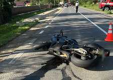 Neamţ: Tânăr motociclist, rănit într-un accident provocat de o şoferiţă aflată sub influenţa alcoolului
