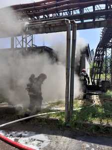 UPDATE - Minerii de la minele Vulcan şi Lupeni, evacuaţi, luni după amiază, din cauza unui incendiu izbucnit la termocentrala Paroşeni / Incendiul a fost lichidat  - FOTO
