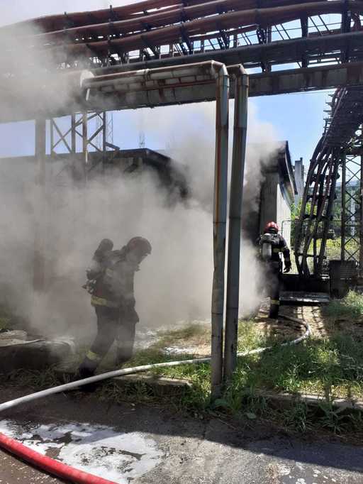 UPDATE - Minerii de la minele Vulcan şi Lupeni, evacuaţi, luni după amiază, din cauza unui incendiu izbucnit la termocentrala Paroşeni / Incendiul a fost lichidat  - FOTO
