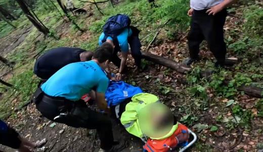 Intervenţie a jandarmilor montani pentru salvarea unei turiste accidentate în zona Bozioru, din judeţul Buzău