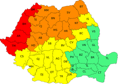 Cod roşu de vijelii – Timiş: Femeie rănită după ce un acoperiş a fost smuls de vânt / Pompierii intervin pentru degajarea a 22 de capaci a mai multor cabluri