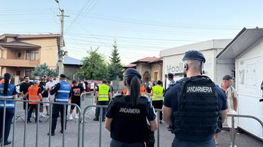 Şase suporteri, amendaţi de jandarmi la partida dintre Petrolul Ploieşti şi FCSB. Cinci fani petrolişti au primit interdicţia de a intra pe stadion