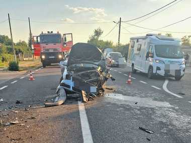 Patru persoane, rănite într-un accident rutier în judeţul Teleorman