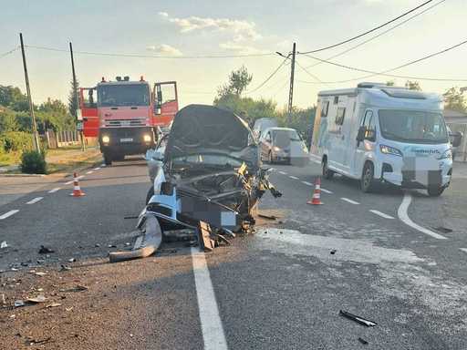 Patru persoane, rănite într-un accident rutier în judeţul Teleorman