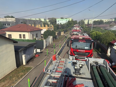 UPDATE - Puternic incendiu la mai multe locuinţe în localitatea 1 Decembrie, judeţul Ilfov – Există pericol de extindere / A fost transmis mesaj RO-Alert / Patru persoane au primit îngrijiri - FOTO / VIDEO