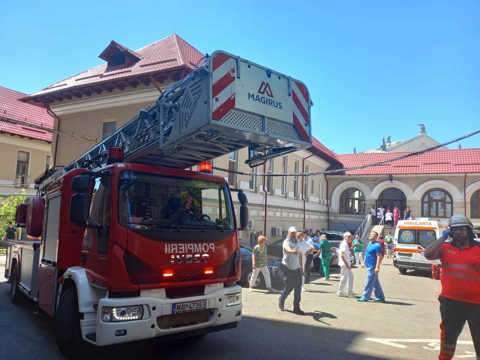 Ministrul Sănătăţii felicită echipele de management şi medicală pentru modul în care au reacţionat la incendiul de la Maternitatea „Cuza Vodă” şi au evacuat oamenii „într-un timp record”, evitând un dezastru