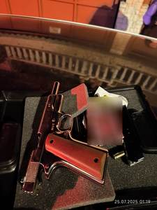 Tulcea: Tânăr de 22 ani, reţinut pentru 24 de ore, după ce a tras cu un pistol în direcţia a doi bărbaţi / Poliţiştii au stabilit că arma era neletală şi era deţinută ilegal