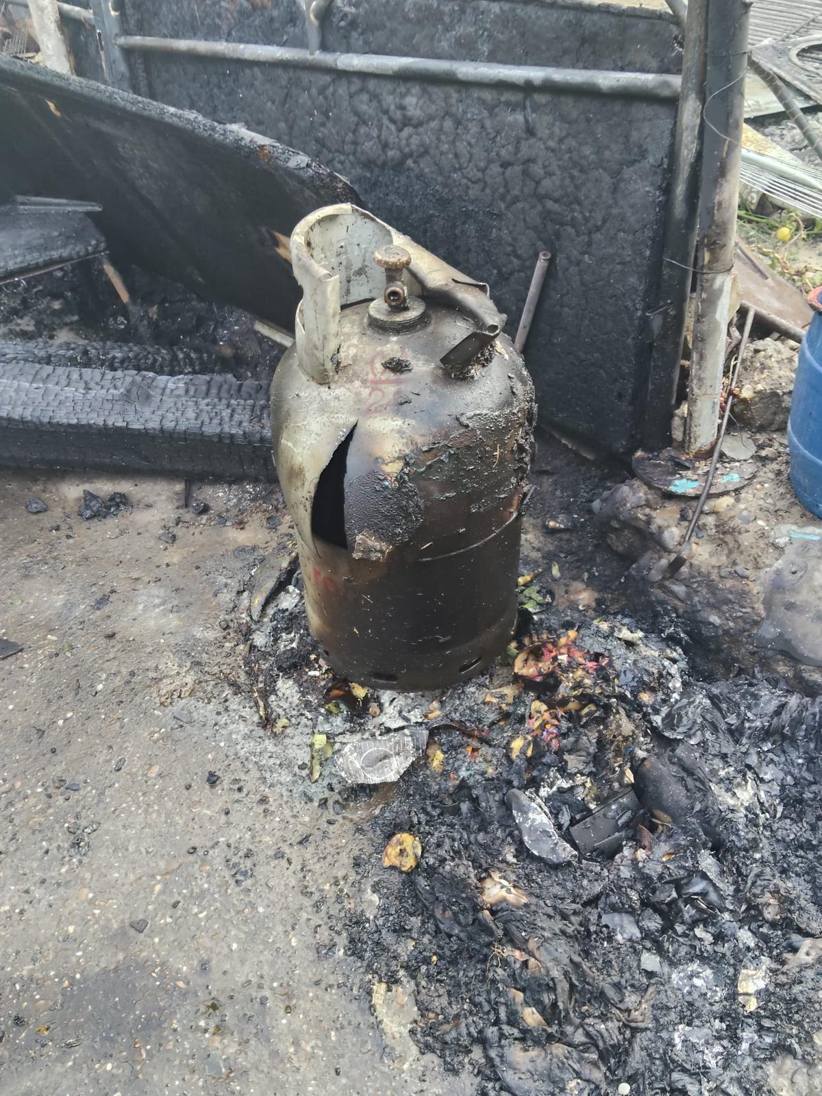 Galaţi: Un bărbat de 73 de ani şi-a pierdut viaţa în urma unui incendiu urmat de explozia unei butelii