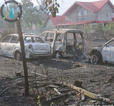 Argeş: Sute de pomi fructiferi, locuinţe, anexe şi patru autoturisme, afectate de incendii de vegetaţie uscată. Cele mai mari pagube s-au înregistrat la Lunca Corbului. Poliţia anunţă că face cercetări pentru stabilIrea cauzelor - FOTO