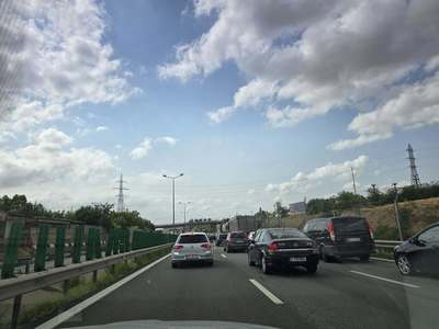 Constanţa: Trafic intens pe A2 şi pe DN 39 / Poliţiştii recomandă rute alternative / Cum este vremea pe litoral