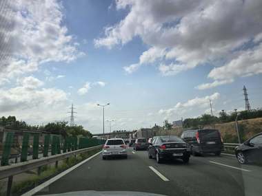 Constanţa: Trafic intens pe A2 şi pe DN 39 / Poliţiştii recomandă rute alternative / Cum este vremea pe litoral