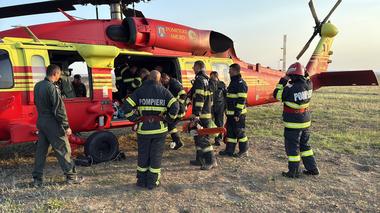 UPDATE - Pompierii şi piloţii luptă în continuare cu focul în localitatea Chilia Veche, judeţul Tulcea, unde au izbucnit noi focare / Zece pompieri, duşi cu o aeronavă în apropierea incendiului / A treia aeronavă, trimisă în zonă - FOTO / VIDEO