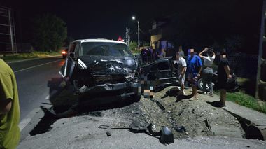 Accident întte două maşini în judeţul Vâlcea - Opt persoane au fost rănite