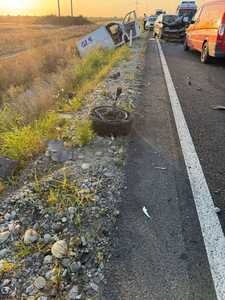 UPDATE - Accident pe Centura Timişoara, patru persoane fiind rănite / Au fost implicate un microbuz şi două autoturisme 