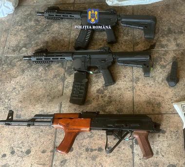 Constanţa: Bărbat cercetat după ce a furat trei arme de tip airsoft şi scule electrice dintr-o bază sportivă/ El a fost prins când încerca să vândă un produs/ Armele, găsite într-un imobil dezafectat