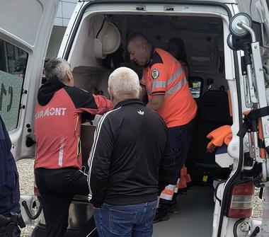 Şapte ucraineni au fost salvaţi din Munţii Maramureşului de către salvamontişti şi poliţişti de frontieră de la Valea Vişeului/ Unul dintre ei, rănit la genunchi, a fost predat unui echipaj medical/ Misiunea a durat patru ore - VIDEO, FOTO