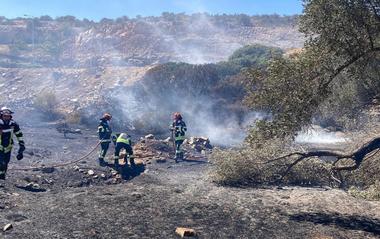 IGSU: Peste 1.700 de misiuni derulate de pompieri în ultimele 24 de ore/ Mai mult de trei sferturi din cele 248 de incendii stinse de pompieri în toată ţara au fost incendii de vegetaţie uscată, de pădure şi de mirişti