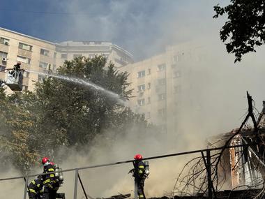 Incendiu în zona centrală a Capitalei, la un fost restaurant, care a mai fost afectat de incendiu şi la sfârşitul anului trecut / A fost emis mesaj RO-Alert - FOTO, VIDEO