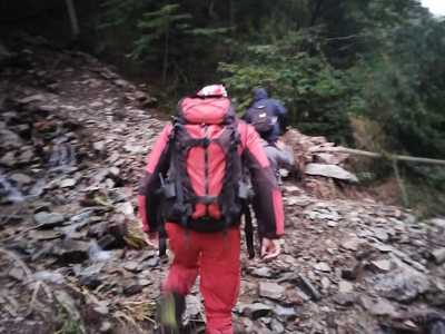 Trei cetăţeni ucraineni, salvaţi din Munţii Maramureşului la finalul unei acţiuni care a durat peste 12 ore - FOTO, VIDEO