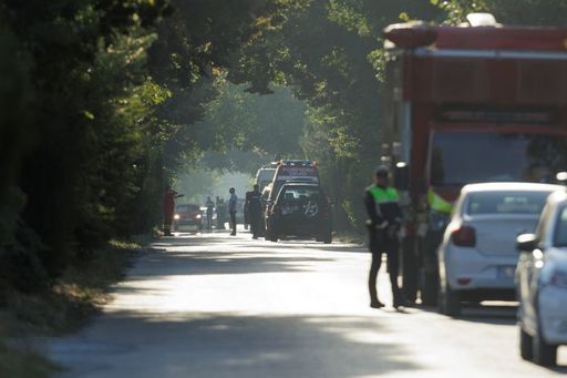 UPDATE - Incendiul din localitatea Amara a fost lichidat - Erupţia nu mai este vizibilă la gura puţului / Crater cu o rază de aproximativ 40-50 metri / Locuitorii evacuaţi pot reveni în case - FOTO