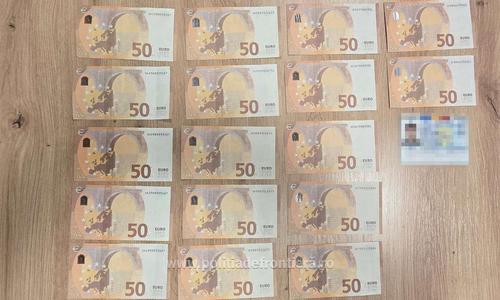 Bancnote de 50 de euro false, găsite la un bărbat pe Aeroportul Henri Coandă