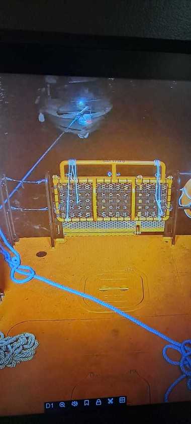Ambarcaţiune cu trei persoane la bord, aflată în derivă pe mare, remorcată de o navă ARSVOM până în portul Mangalia