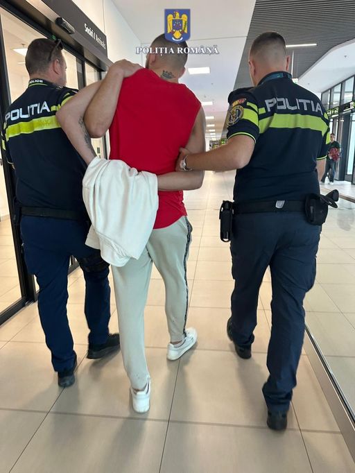 Bărbat prins pe aeroportul Iaşi, el fiind căutat după ce fusese condamnat la aproape 11 ani de închisoare. Avea acte de identitate false şi venea din Marea Britanie

