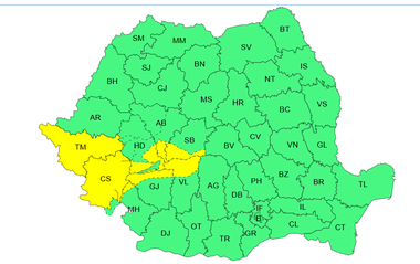 Averse însemnate cantitativ şi intensificări temporare ale vântului, până vineri seară / A fost emis cod galben pentru mai multe judeţe ale ţării

