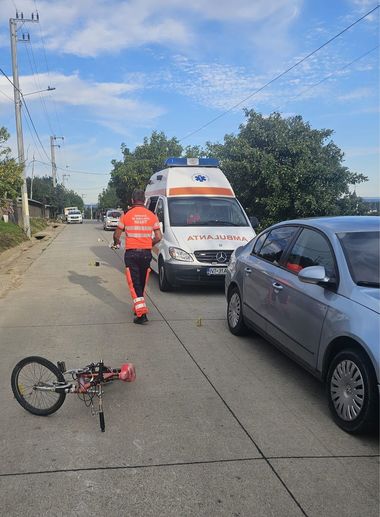 Neamţ: Un copil de 6 ani a murit după ce a fost lovit de o maşină