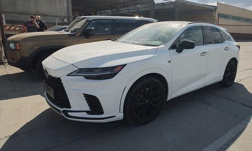 Două autoturisme de lux, în valoare totală de un milion de lei, care au fost furate din Spania, găsite de poliţiştii de frontieră în Portul Constanţa/ Maşinile urmau să fie exportate în Turcia