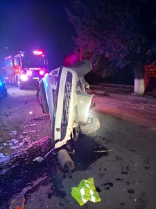Giurgiu: Cinci tineri, transportaţi la spital după ce autoturismul în care se aflau s-a răsturnat