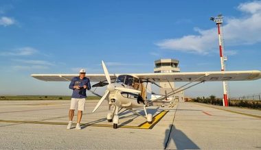 UPDATE - Pilotul avionului care s-a prăbuşit în judeţul Iaşi, în stare critică / Aparatul de zbor ar fi luat foc imediat după impactul cu solul / Deputat AUR: Ar fi fost vorba despre o defecţiune tehnică la motor