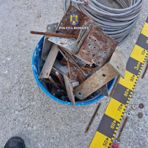 Percheziţii în judeţele Dâmboviţa, Teleorman, Ilfov şi în municipiul Bucureşti după ce CFR Marfă a reclamat furt de  componente ale locomotivelor şi de combustibil
