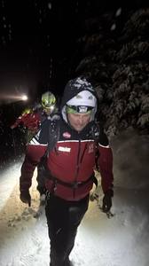 Zăpadă de peste 50 de centimetri în Munţii Bucegi – Salvamontiştii, alertaţi de doi turişti care au pierdut traseul, sunt epuizaţi şi prezintă risc de hipotermie